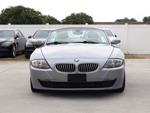 Used 2006 BMW Z4 3.0si RWD image 2