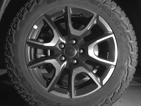 Used 2025 Jeep Compass Trailhawk image 12