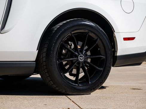 Used 2010 Ford Mustang GT Premium image 41