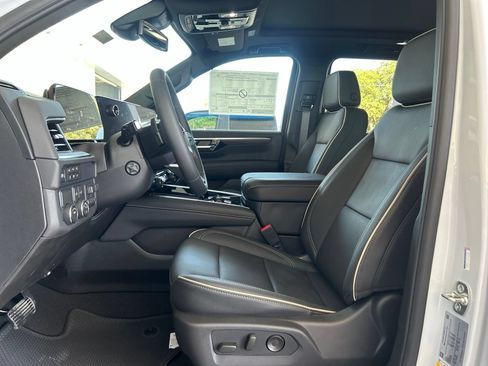 New 2026 Chevrolet Suburban Premier w/ Sun And Tow Package RWD image 12