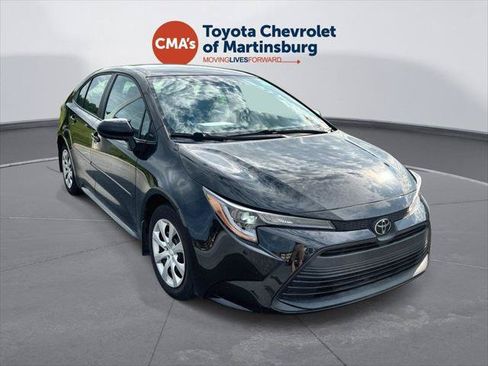 Certified 2025 Toyota Corolla LE FWD image 1