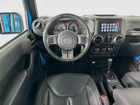 Used 2018 Jeep Wrangler Unlimited Sahara AWD/4WD image 24