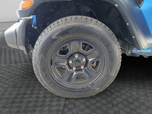 Used 2022 Jeep Wrangler Unlimited Sport image 23