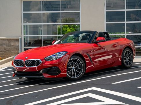 Used 2021 BMW Z4 sDrive30i w/ Convenience Package RWD image 2