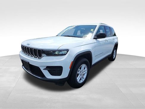 Certified 2023 Jeep Grand Cherokee Laredo image 7