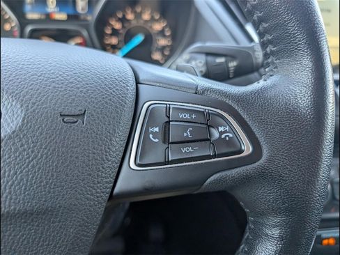 Used 2017 Ford Escape Titanium image 14