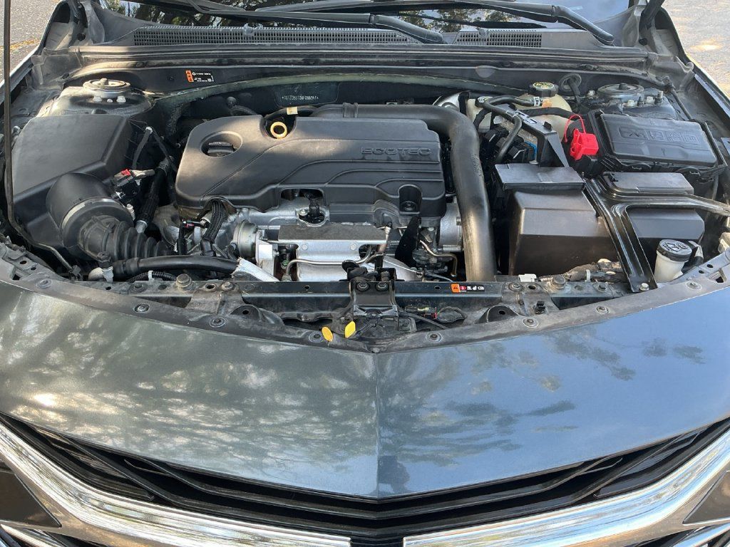 Used 2021 Chevrolet Malibu LT FWD image 29