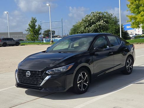 Used 2024 Nissan Sentra SV FWD image 8
