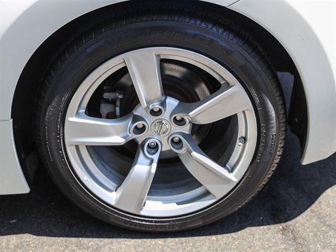 Used 2010 Nissan 370Z Coupe RWD image 11