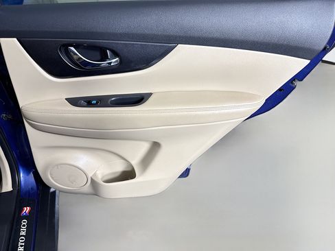Used 2018 Nissan Rogue SV FWD image 28