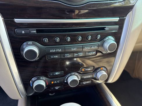 Used 2015 Nissan Pathfinder Platinum w/ Family Entertainment Package image 33