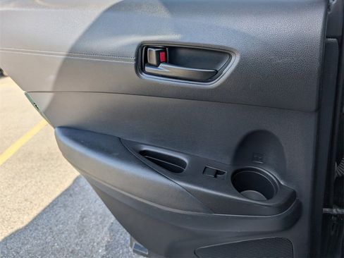 Used 2022 Toyota Corolla Cross LE image 28