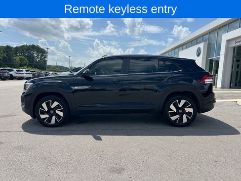 Certified 2025 Volkswagen Atlas Cross Sport SE FWD image 5