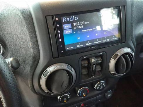 Used 2013 Jeep Wrangler Unlimited Sport AWD/4WD image 11