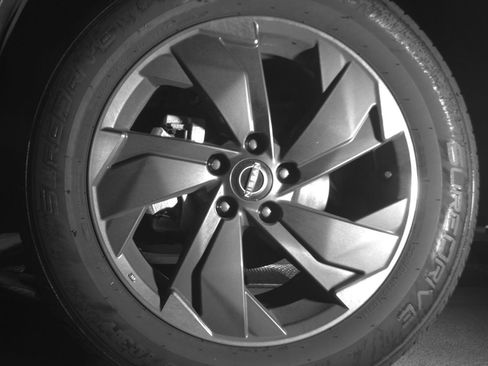 Used 2025 Nissan Rogue SV FWD image 9