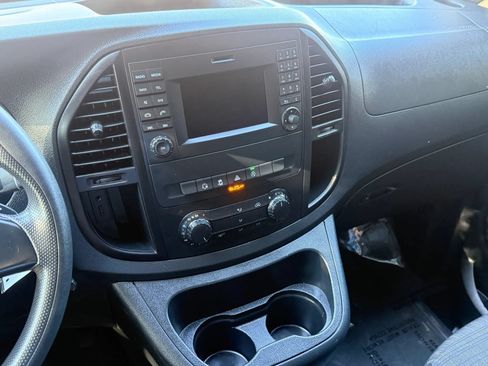 Used 2019 Mercedes-Benz Metris image 18