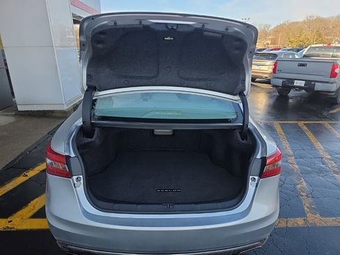 Used 2016 Toyota Avalon Touring image 6