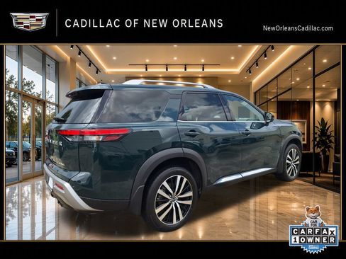 Used 2025 Nissan Pathfinder Platinum FWD image 3