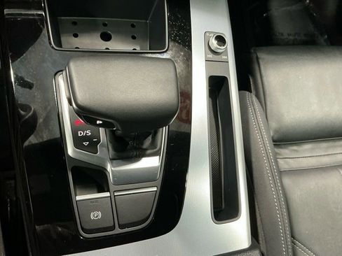 Used 2025 Audi Q5 2.0T Premium image 15