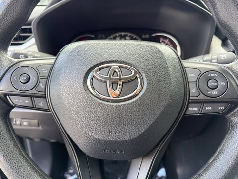 Used 2025 Toyota RAV4 XLE FWD image 20