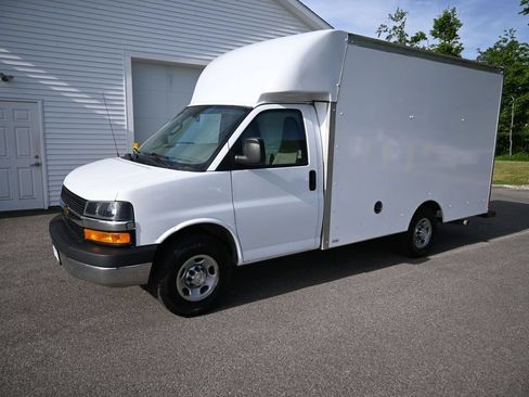 Used 2021 Chevrolet Express 3500 w/ Power Convenience Package RWD image 7