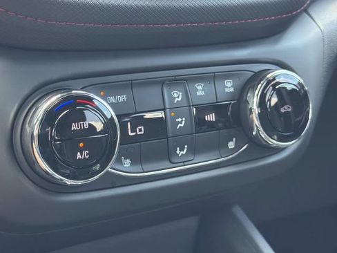 Used 2023 Chevrolet TrailBlazer RS w/ Sun and Liftgate Package FWD image 35