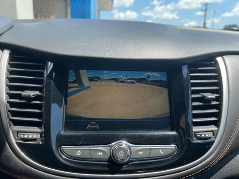Used 2019 Chevrolet Trax LT w/ LT Convenience Package FWD image 27