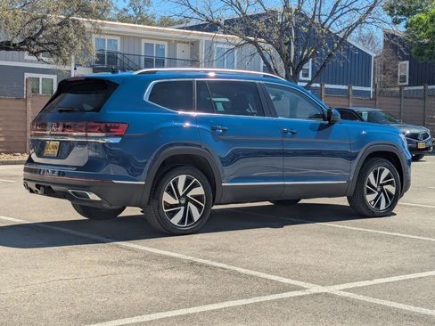 Used 2025 Volkswagen Atlas SEL AWD/4WD image 4