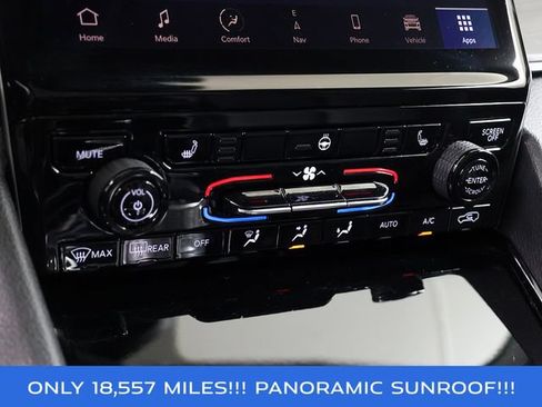 Used 2023 Jeep Grand Cherokee L Limited AWD/4WD image 24