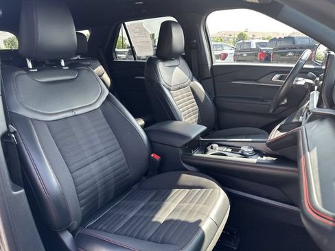 Certified 2025 Ford Explorer ST-Line AWD/4WD image 15