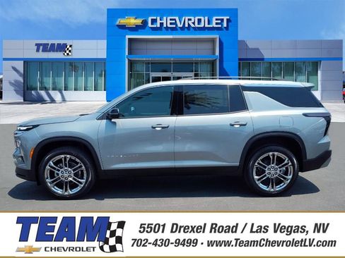 New 2025 Chevrolet Traverse LT w/ LPO, Floor Liner Package image 1