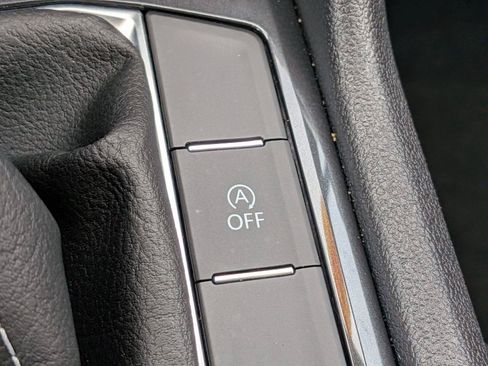 Used 2023 Volkswagen Tiguan SE w/ Panoramic Sunroof Package AWD/4WD image 21