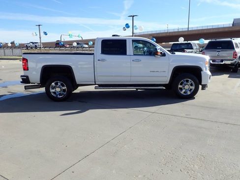 Used 2015 GMC Sierra 2500 Denali w/ Duramax Plus Package image 3
