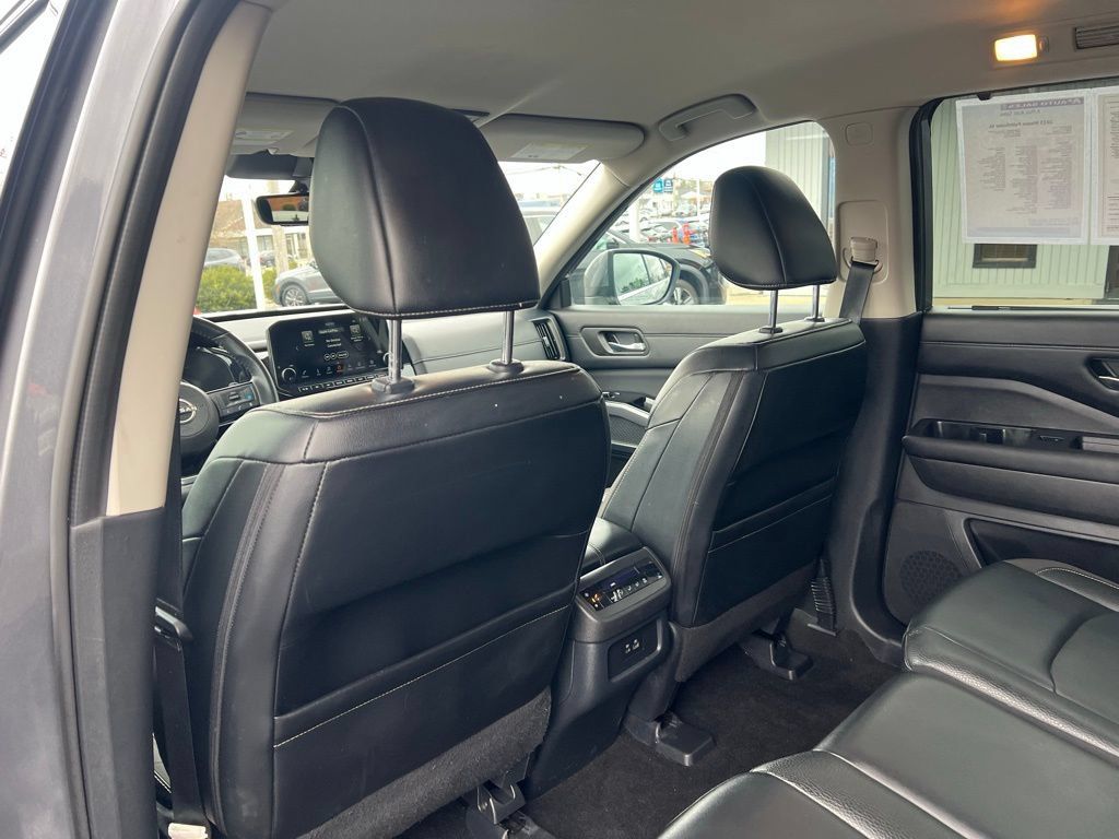Used 2023 Nissan Pathfinder SL w/ Cargo Package AWD/4WD image 17