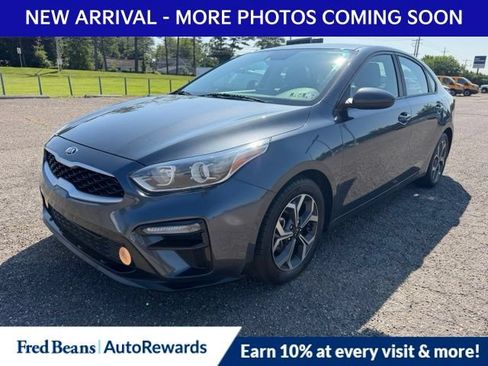 Used 2019 Kia Forte LXS FWD image 3