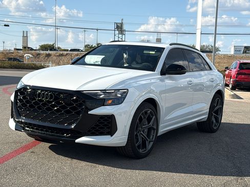 New 2026 Audi RS Q8 performance image 3