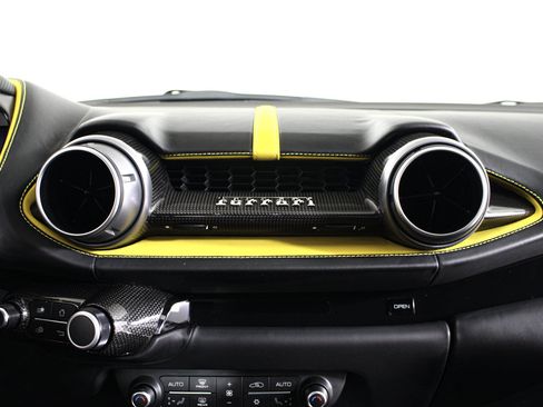 Used 2019 Ferrari 812 Superfast RWD image 37
