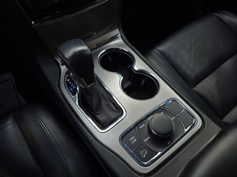 Used 2020 Jeep Grand Cherokee Limited image 26