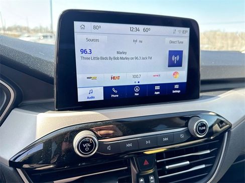 Certified 2022 Ford Escape SE w/ SE Sport Appearance Package image 16