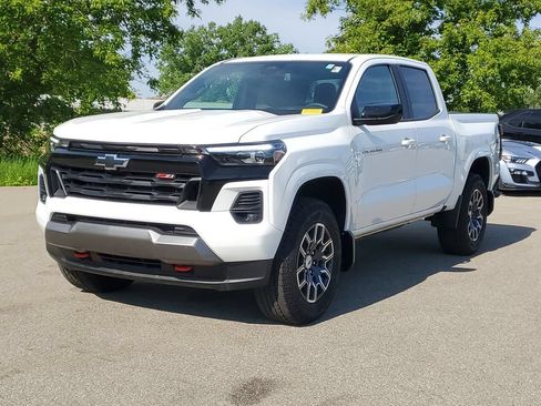 Used 2023 Chevrolet Colorado Z71 w/ Z71 Convenience Package 2 AWD/4WD image 2