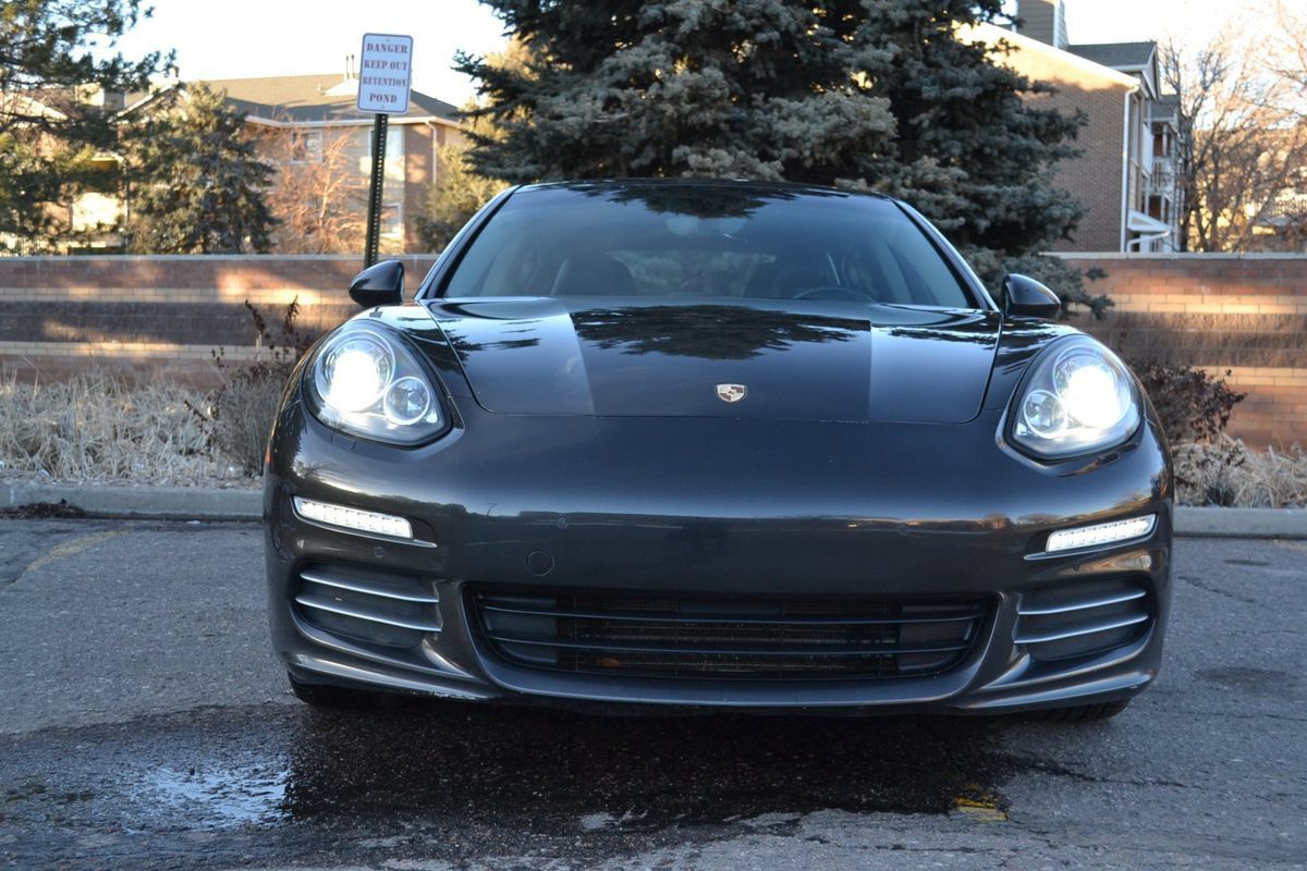 Used 2014 Porsche Panamera 4 w/ Premium Package AWD/4WD image 9