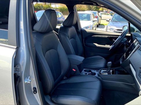 Certified 2025 Subaru Forester Limited AWD/4WD image 7