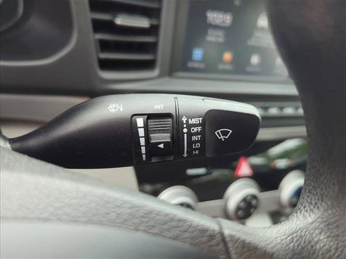 Used 2019 Hyundai Elantra SEL FWD image 18