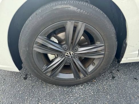 Used 2024 Volkswagen Jetta SE FWD image 7