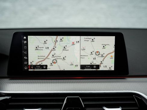 Used 2019 BMW 540i xDrive w/ M Sport Package image 31