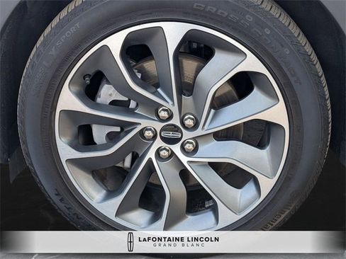 Certified 2023 Lincoln Nautilus Reserve image 33