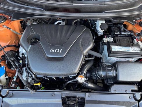 Used 2012 Hyundai Veloster image 21