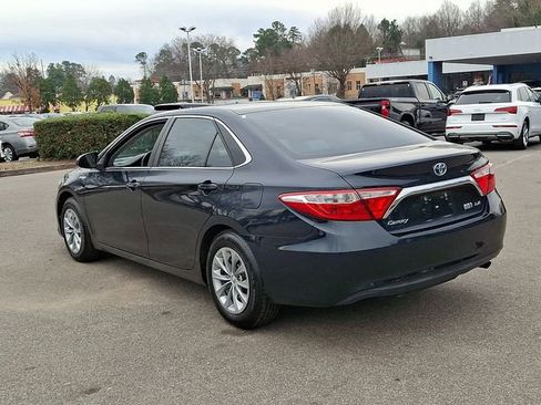Used 2017 Toyota Camry LE image 4