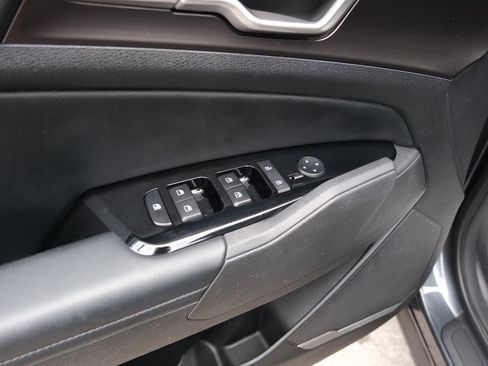 Used 2024 Kia Sportage EX FWD image 26