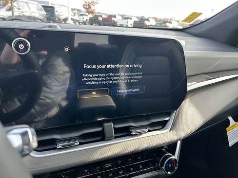 New 2026 Chevrolet Equinox LT w/ Convenience Package II image 27